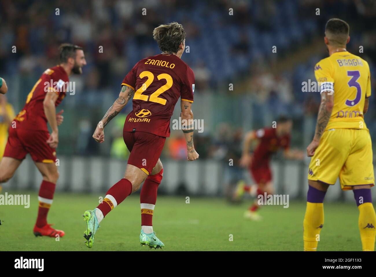 Rome, Italy. 22nd Aug, 2021. ROME, Italy - 22.08.2021: ZANIOLO CELEBRATES SCORE during the Italian Serie A football match between AS ROMA VS FIORENTINA at Olympic stadium in Rome on August 22th, 2021. Credit: Independent Photo Agency/Alamy Live News Stock Photo