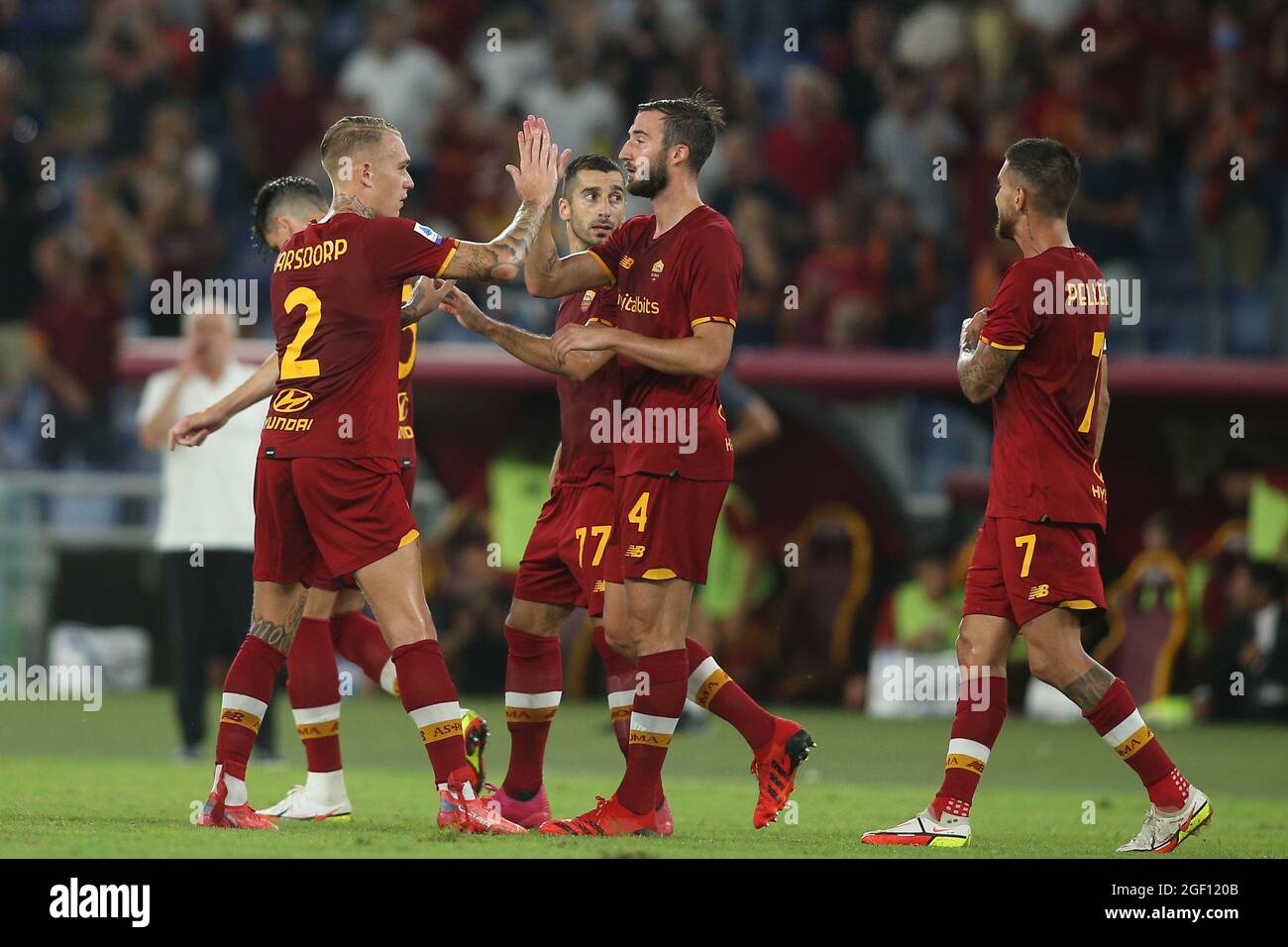 Rome, Italy. 22nd Aug, 2021. ROME, Italy - 22.08.2021: AS ROMA CELEBRATES GOAL during the Italian Serie A football match between AS ROMA VS FIORENTINA at Olympic stadium in Rome on August 22th, 2021. Credit: Independent Photo Agency/Alamy Live News Stock Photo