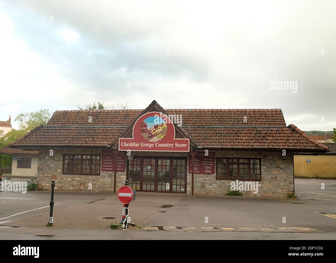 August 2021 - The now closed Edinburgh Woollen Mill shop in Cheddar Gorge and shops Stock Photo