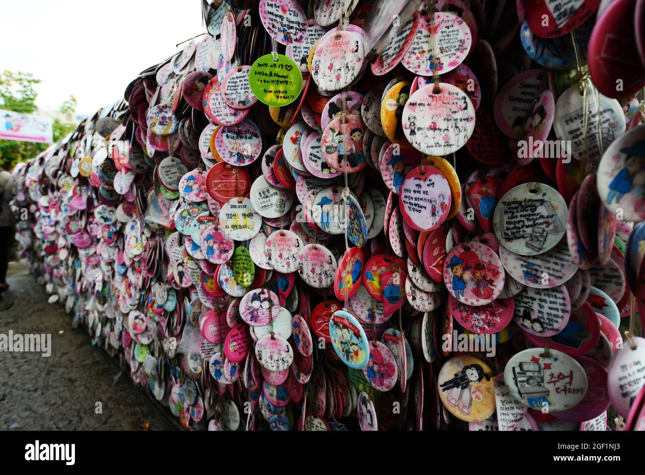 Love messages at a wall of love in Ssamziegil shopping complex, Insa-dong, Seoul, South Korea. Stock Photo