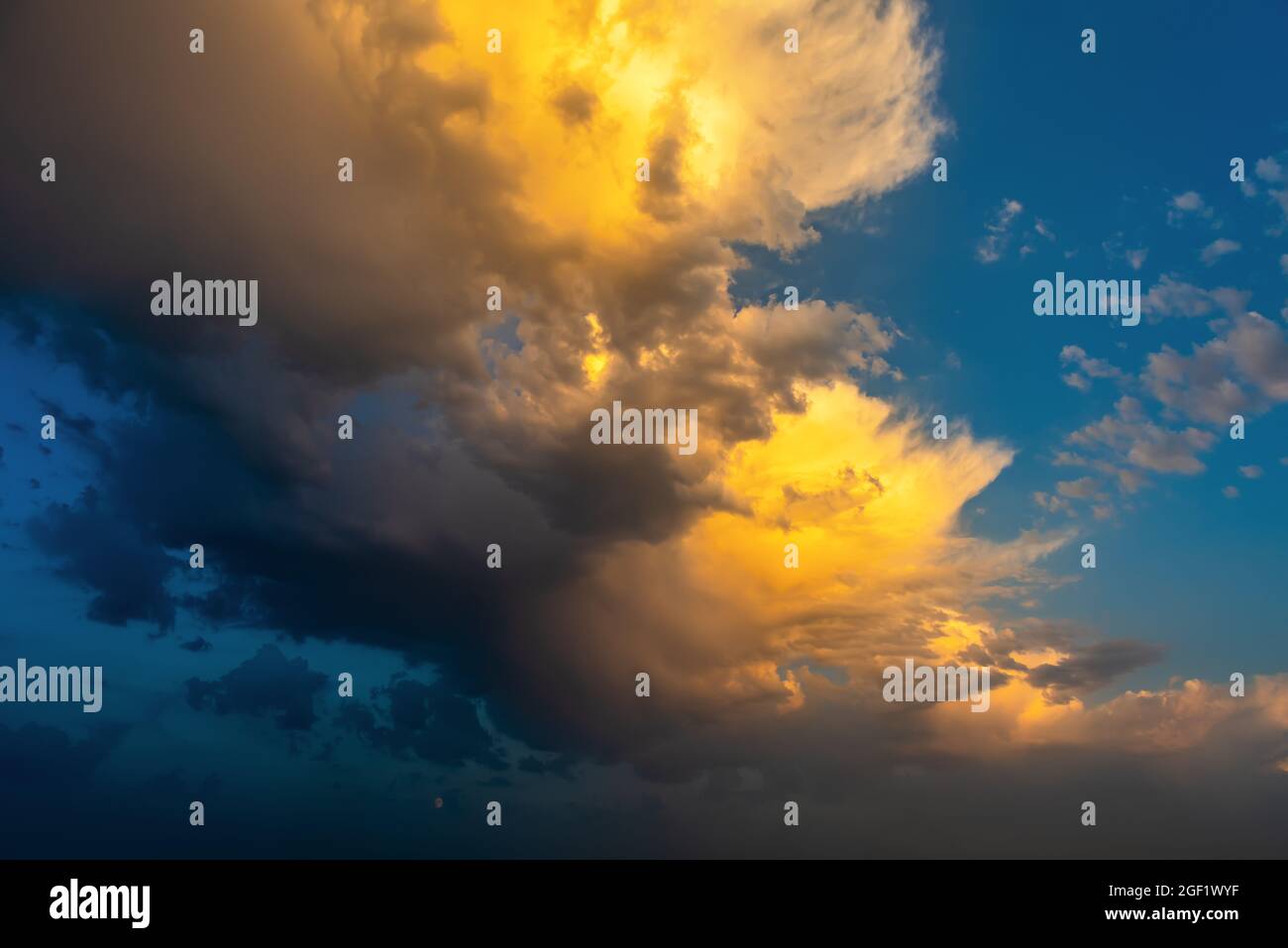 Beautiful sunset sky with clouds Stock Photo - Alamy