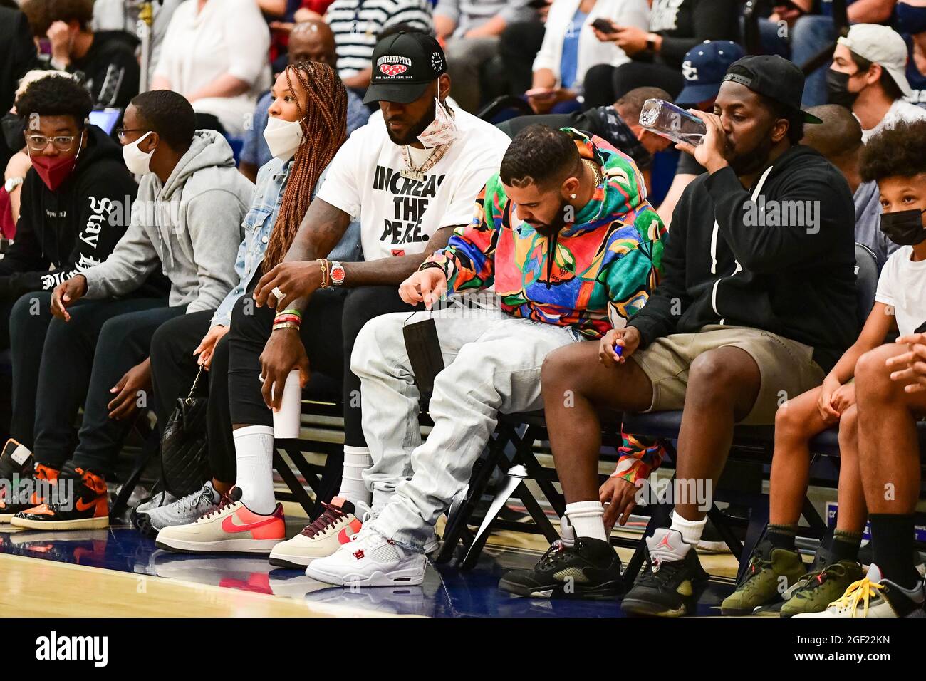 Canadian rapper Drake and Los Angeles Lakers shooting guard LeBron