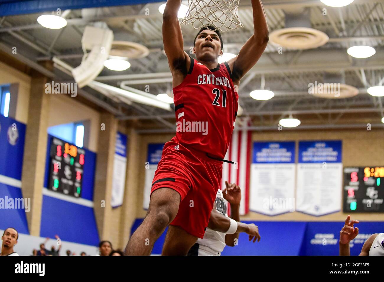 Centennial Huskies forward Aaron McBride (21) during the 2021 CIF Southern Section Championship basketball game on Friday, June 11, 2021, in Chatswort Stock Photo