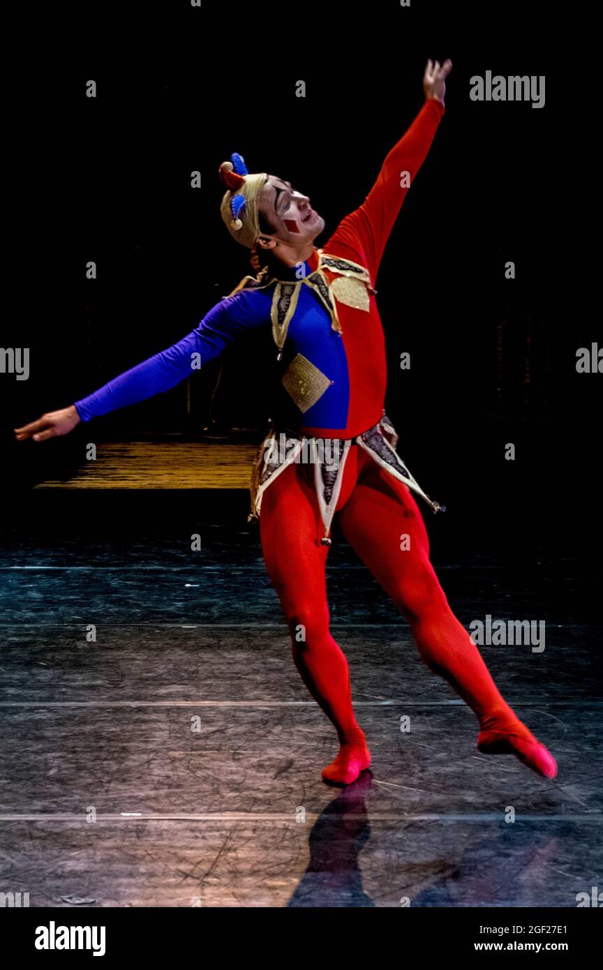 Male ballet tights hires stock photography and images Alamy