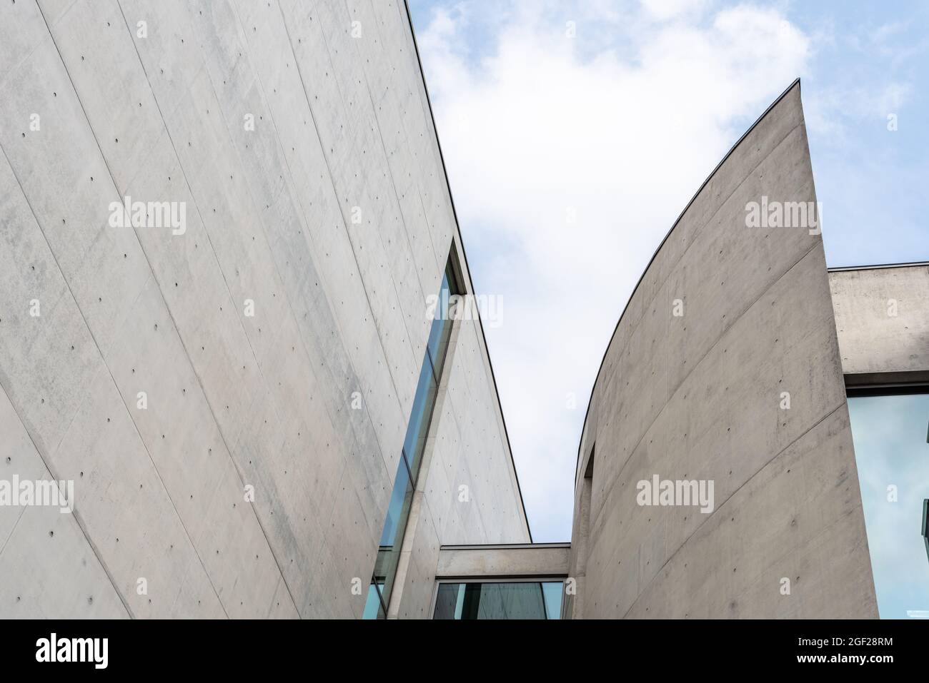 Berlin, Germany - July 30, 2019: Contemporary architecture detail. Concrete facade in Marie-Elisabeth-Lüders-Haus building in Government District of B Stock Photo