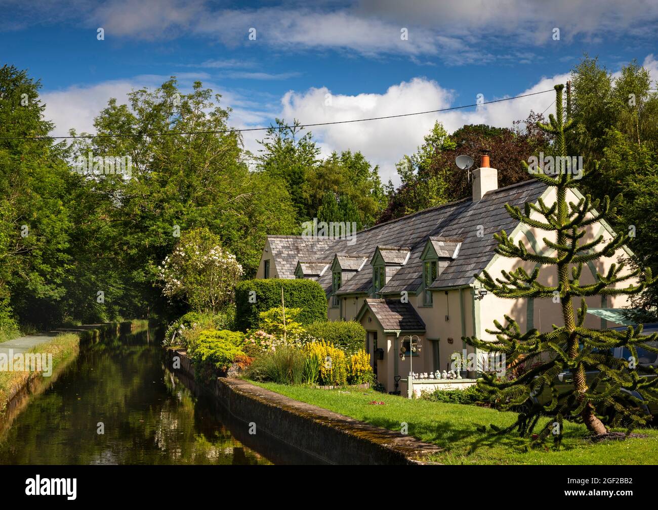 uk-wales-clwyd-llangollen-old-hi-res-stock-photography-and-images-alamy