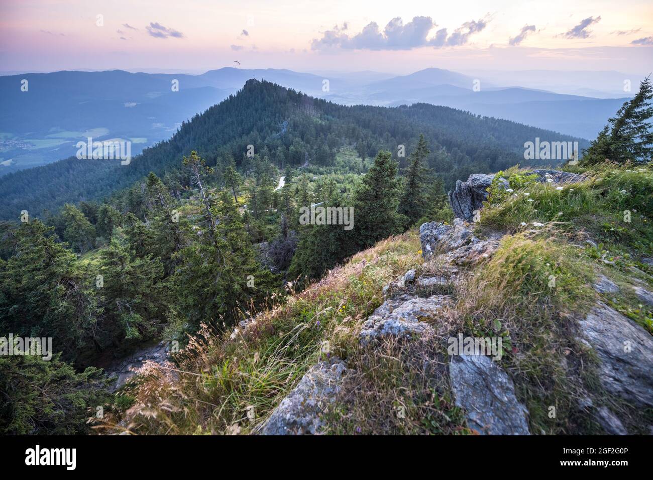 magnificent panoramic view on the summit of the OSSER in the Bavarian Forest, bayerischer Wald, mountain sunset forest valley green Stock Photo