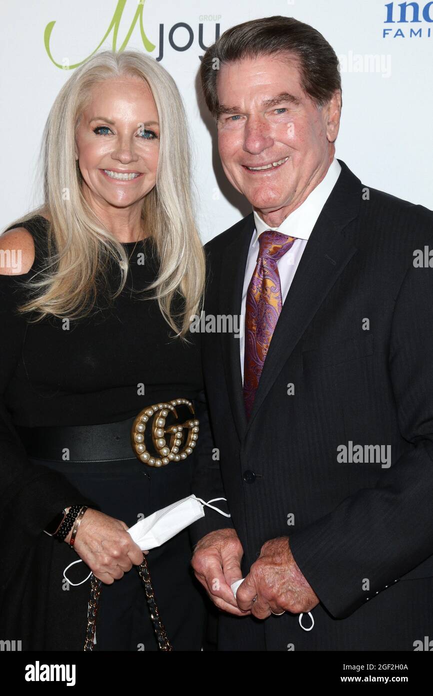 LOS ANGELES - AUG 20: Candace Garvey, Steve Garvey at the 21st Annual