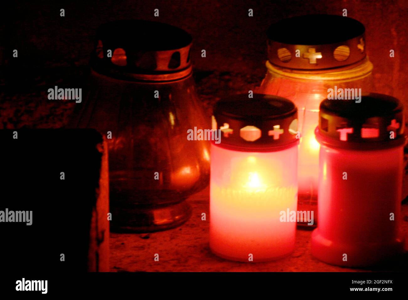 Candles On Grave High Resolution Stock Photography and Images - Alamy