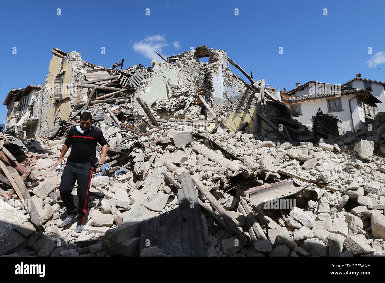 Aftermath of earthquake amatrice hi-res stock photography and images ...