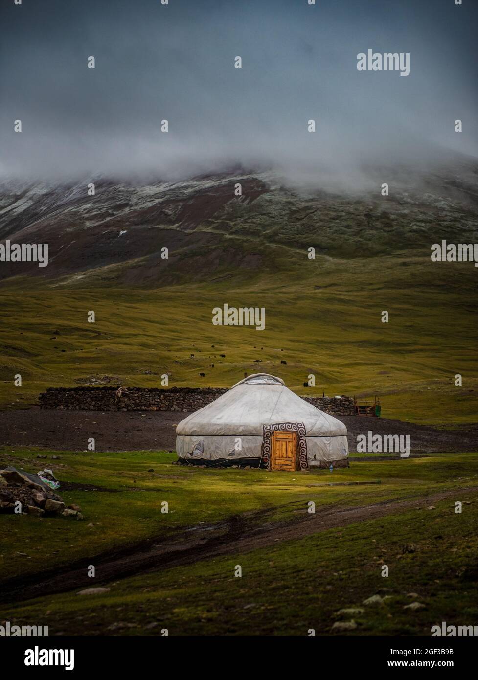 Mongolian yurt ger western Mongolia Stock Photo - Alamy