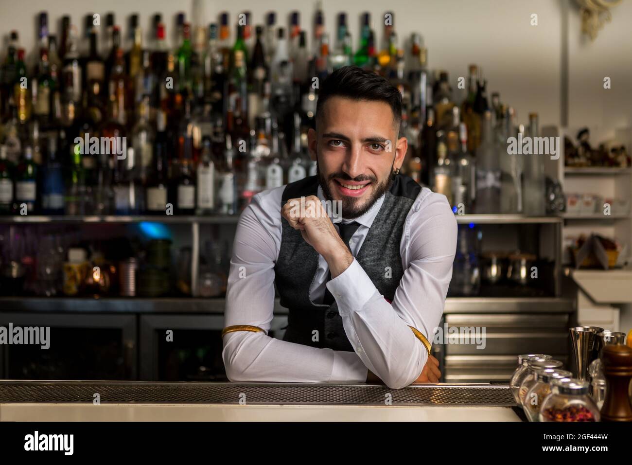 Barkeeper hi res stock photography and images Alamy Barkeeper hi res stock photography and images Alamy