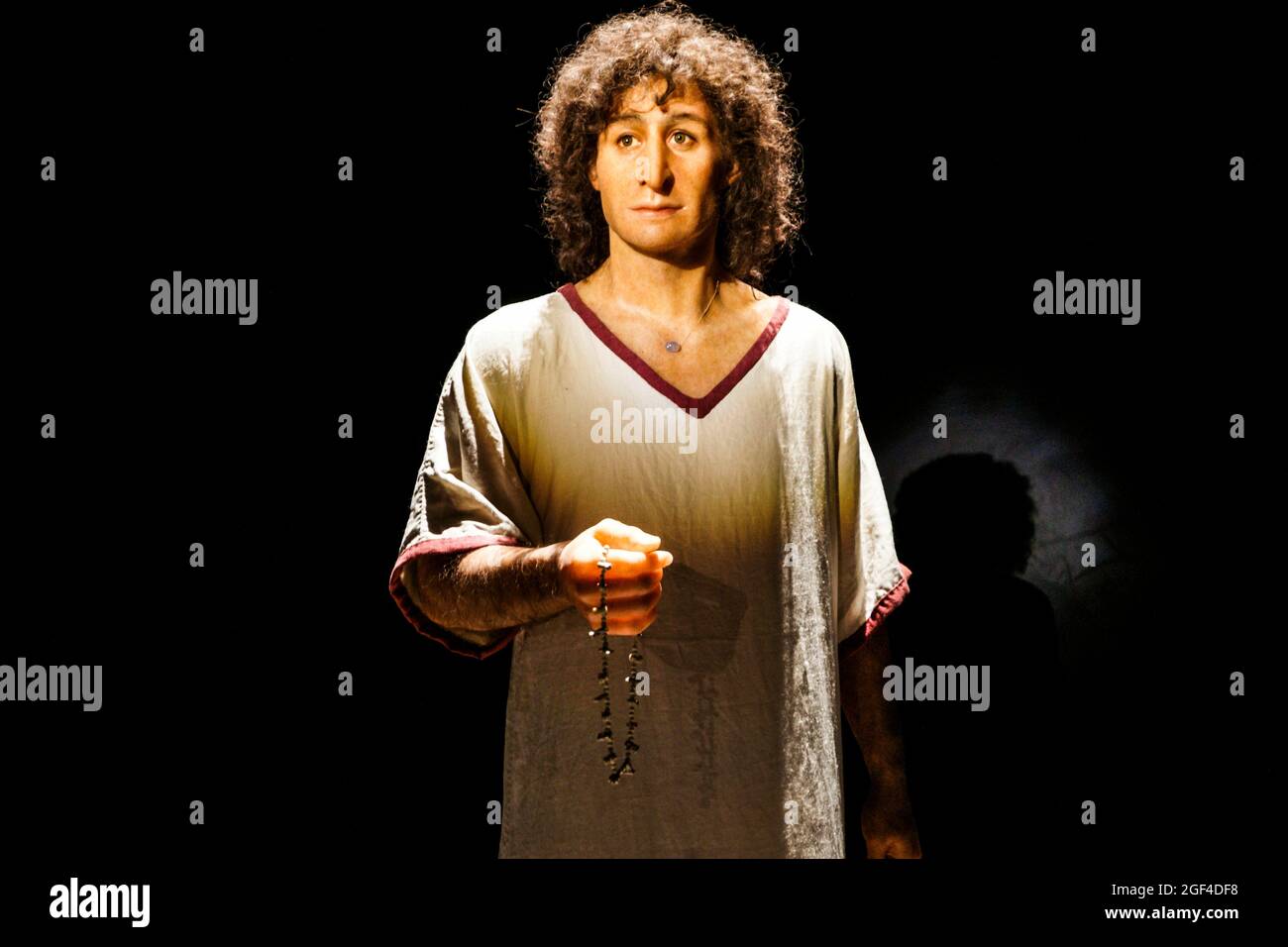 Dermoplasty reconstruction of The Young Man of Byrsa at Carthage (Le