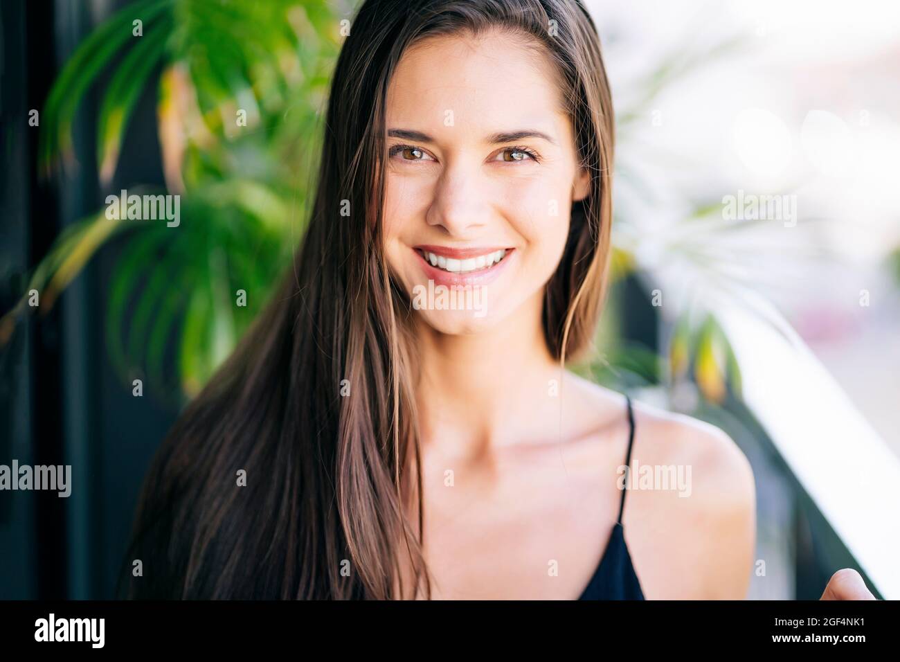 Woman long hair hi-res stock photography and images - Alamy