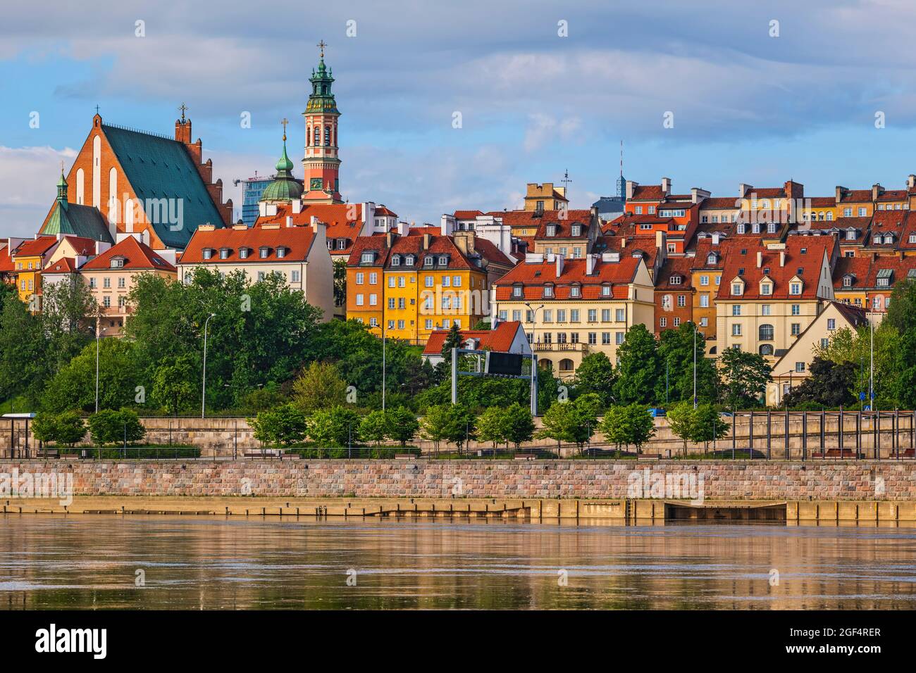 Poland, Masovian Voivodeship, Warsaw, Bank of Vistula river with old ...