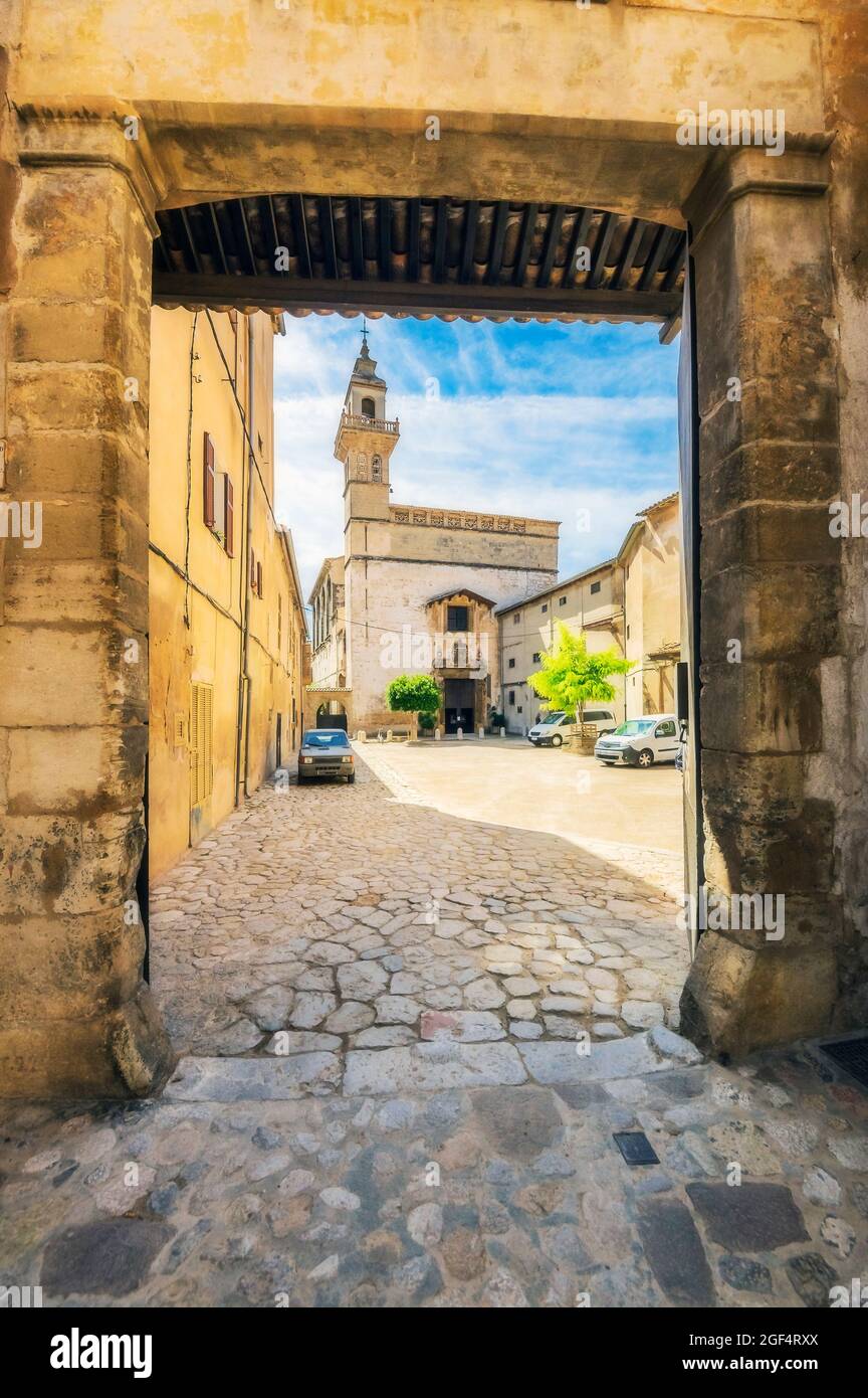 13th Century Convent High Resolution Stock Photography and Images - Alamy