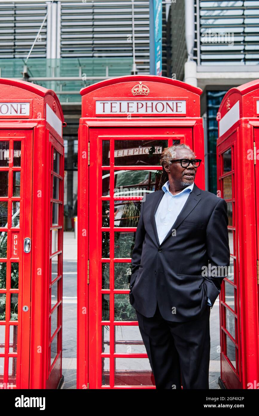 American red telephone booth hi-res stock photography and images - Alamy