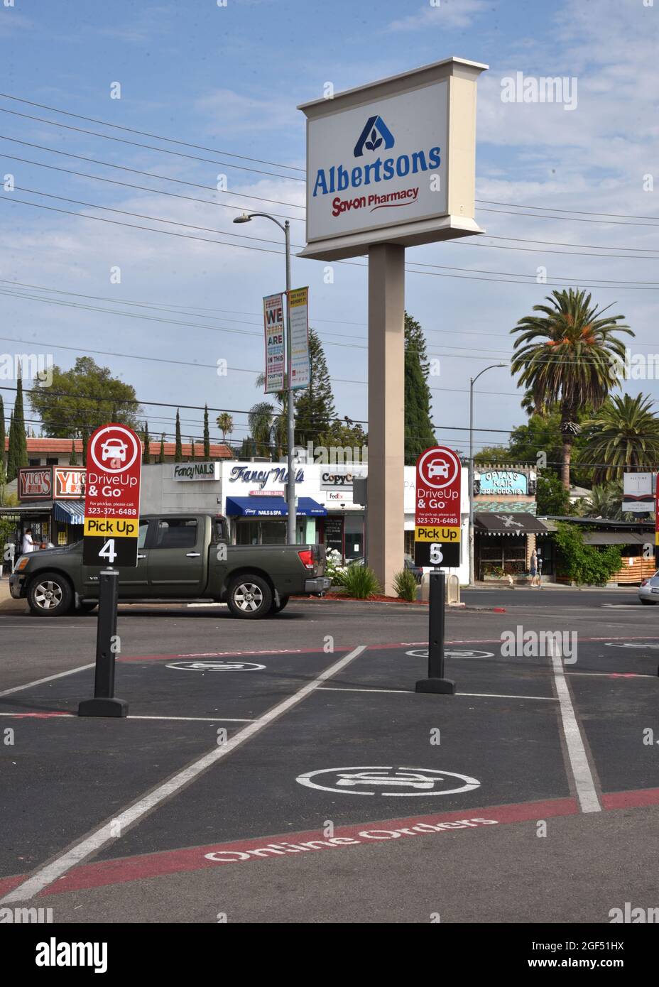 Albertsons store hires stock photography and images Alamy