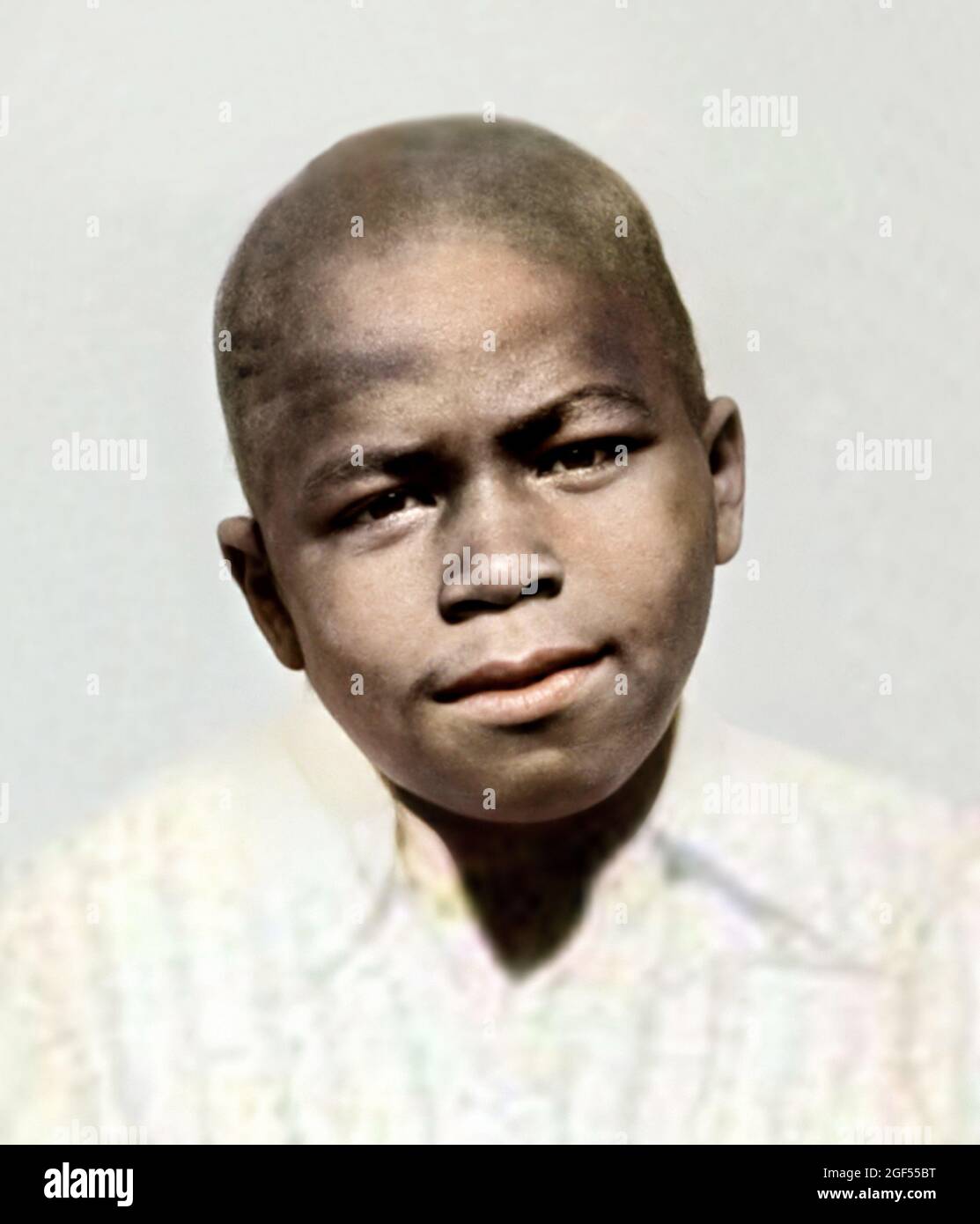 1936 ca, USA : The most celebrated american King of Soul Music JAMES BROWN ( 1933 - 2006 ) when was a young boy aged 10 . Singer , songwriter , dancer , musician , record producer  and bandleader . Undentified photographer. - MUSIC - MUSICA SOUL - HISTORY - FOTO STORICHE - when was a child - children - celebrities celebrity - celebrità personaggi famosi da bambini - bambino - children - infanzia - childhood --- ARCHIVIO GBB Stock Photo