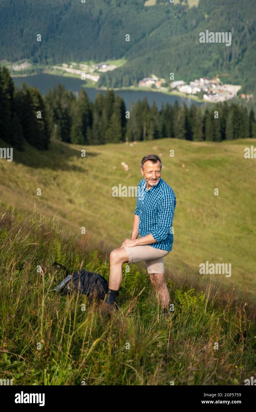 Male hiker backpack standing hi-res stock photography and images - Alamy
