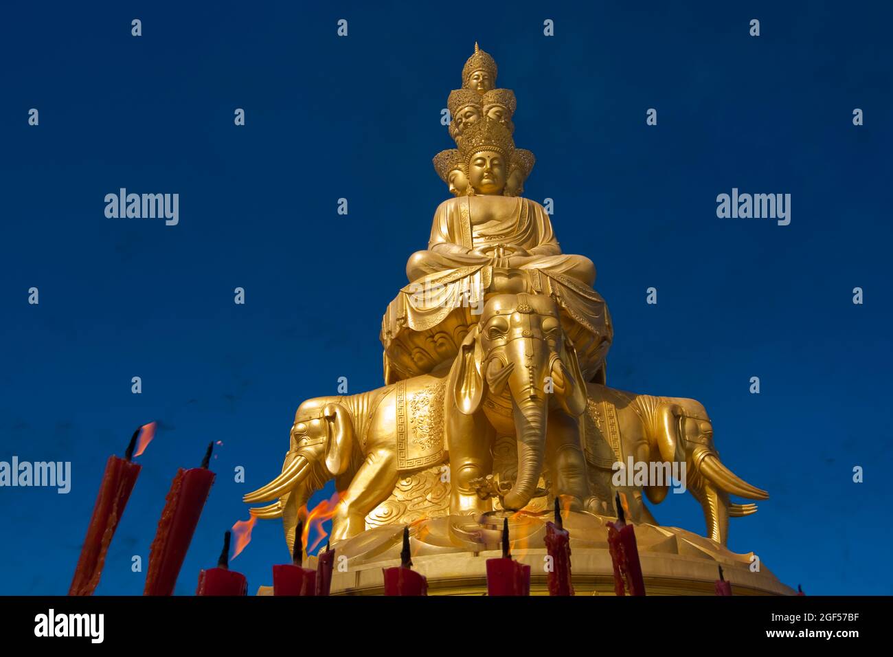 China, Sichuan, Emeishan City, Golden statue of Samantabhadra at summit of Mount Emei Stock Photo