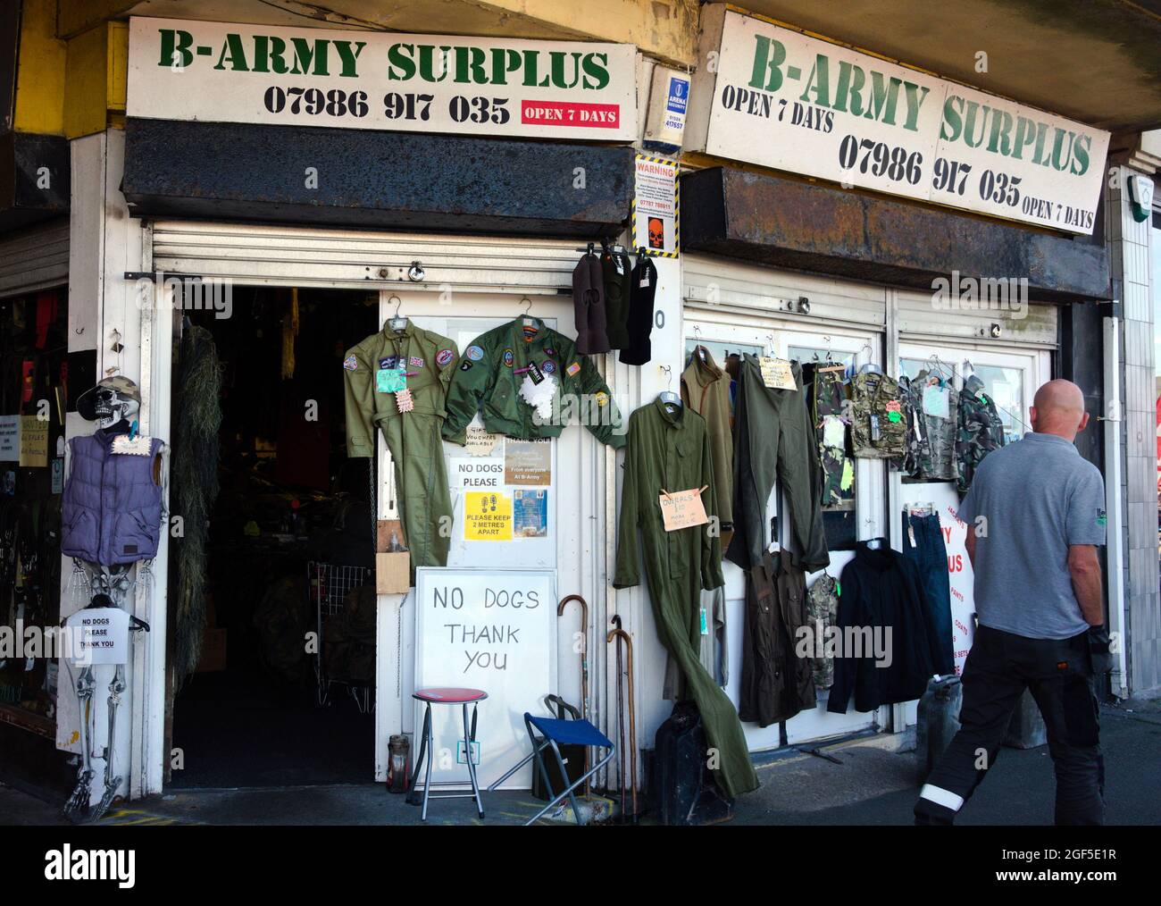 Army surplus store hi-res stock photography and images - Alamy