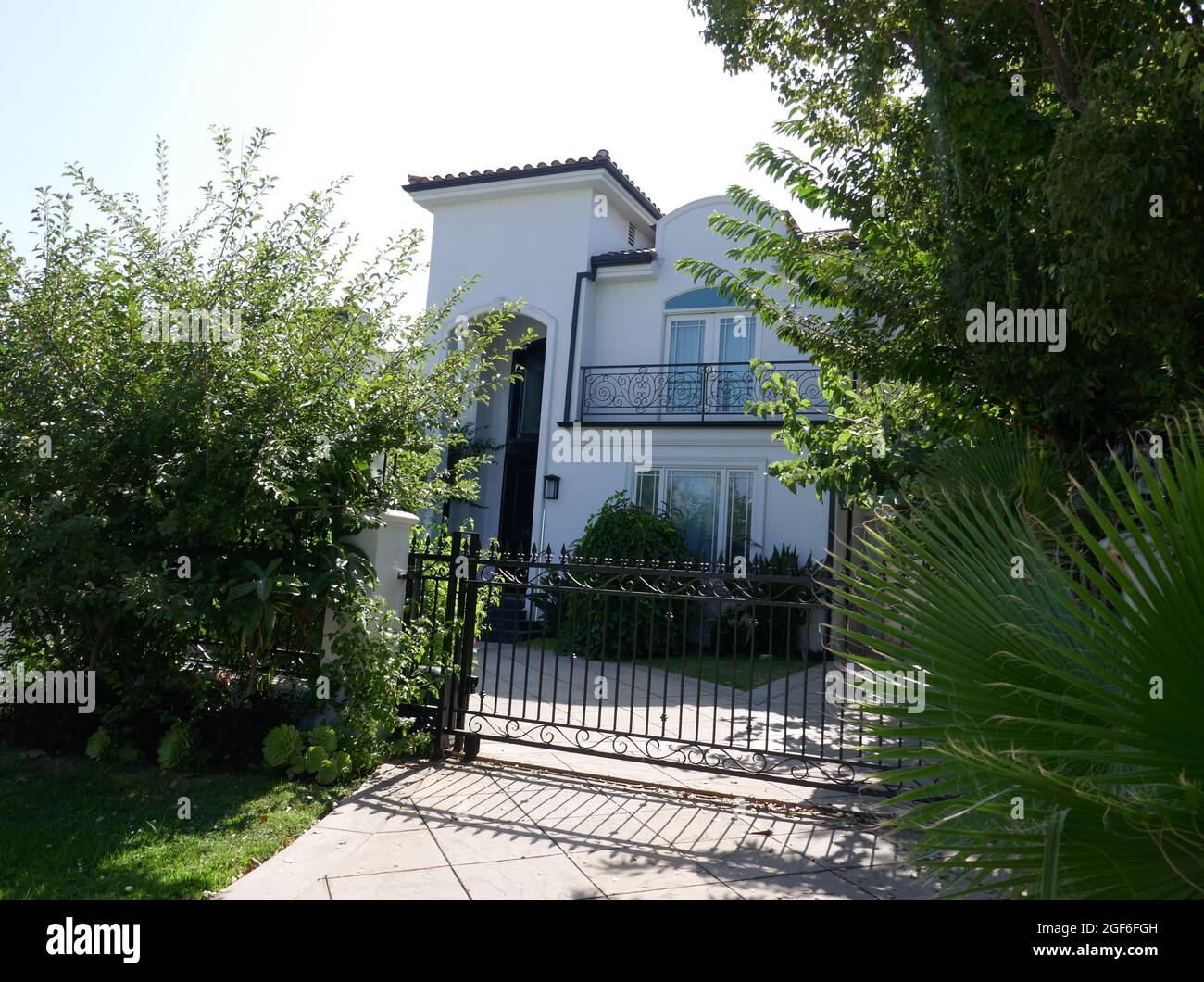 Beverly Hills, California, USA 20th August 2021 A general view of atmosphere of Actor Don Adams Former Home/house at 611 N. Hillcrest Road on August 20, 2021 in Beverly Hills, California, USA. Photo by Barry King/Alamy Stock Photo Stock Photo