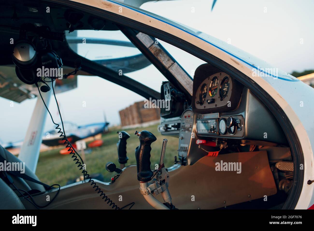 Aircraft cockpit view runway hi-res stock photography and images - Alamy