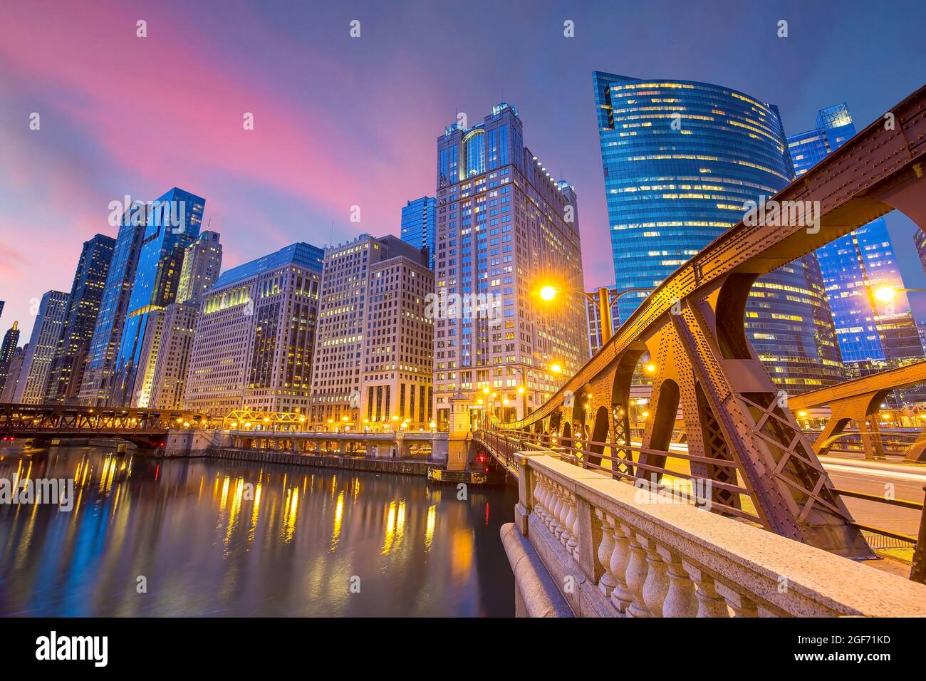 Chicago downtown and Chicago River at night Stock Photo - Alamy