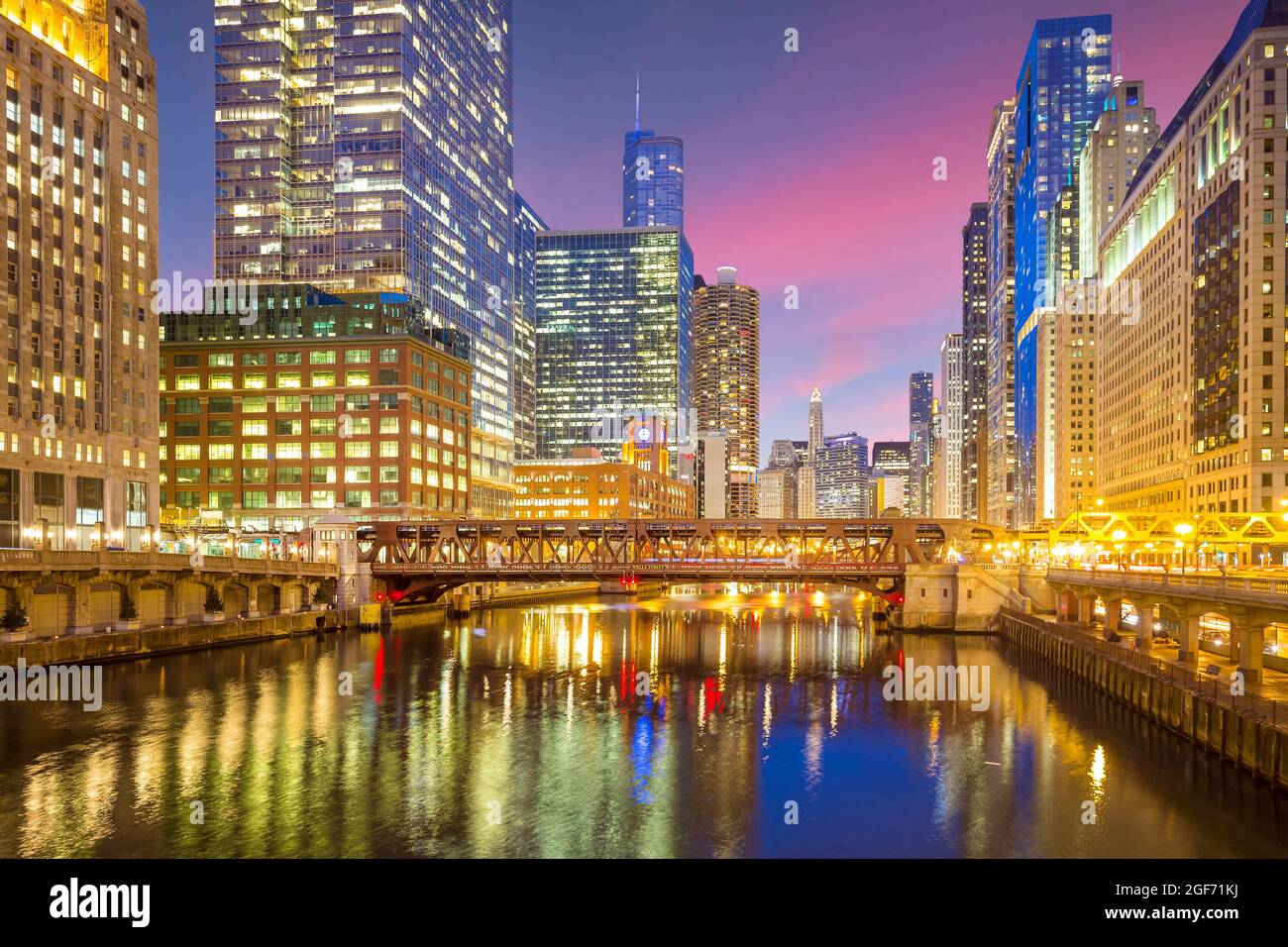 Chicago downtown and Chicago River at night Stock Photo - Alamy