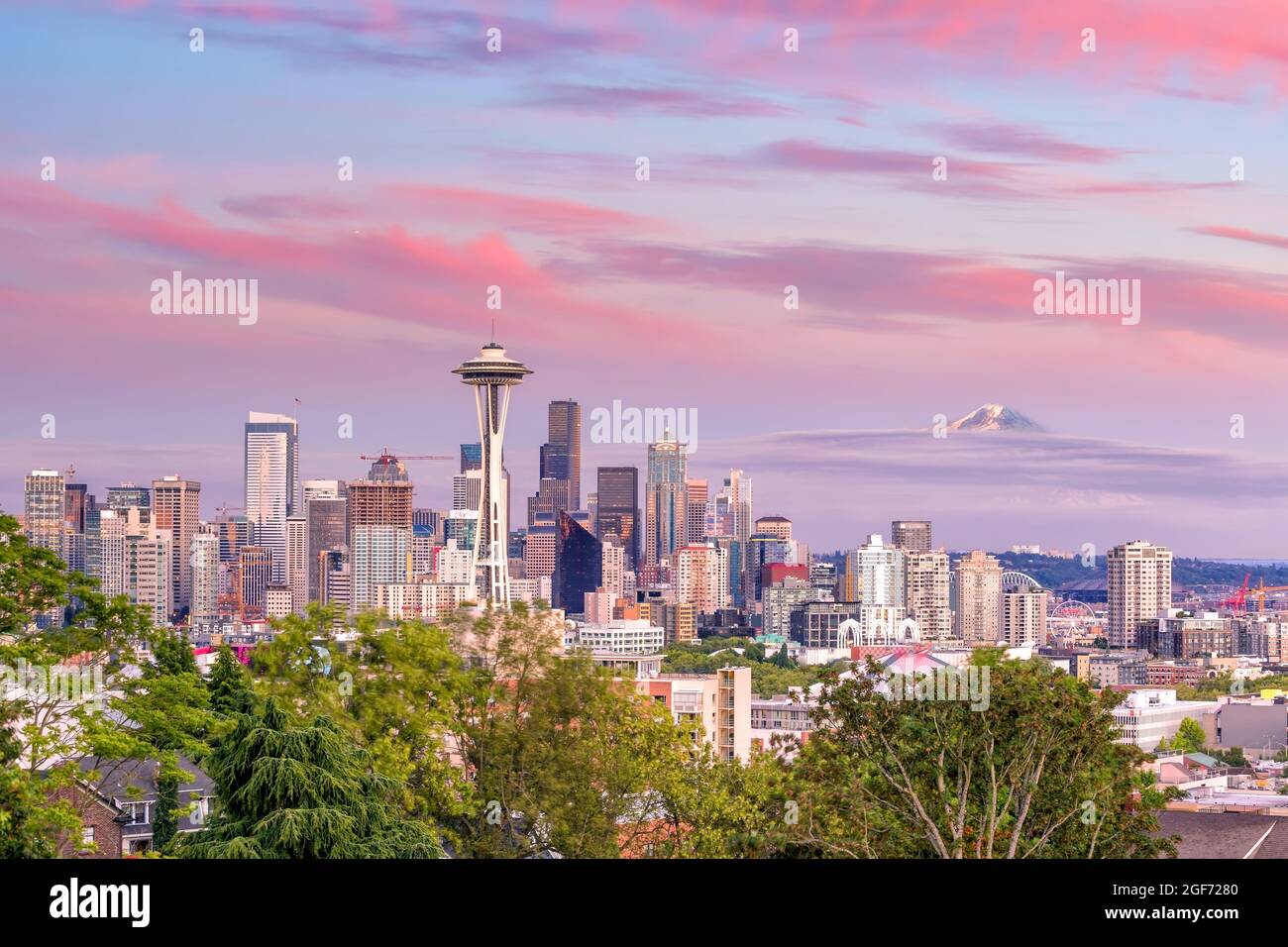 Seattle skyline panorama at sunset as seen from Kerry Park, Seattle, WA ...