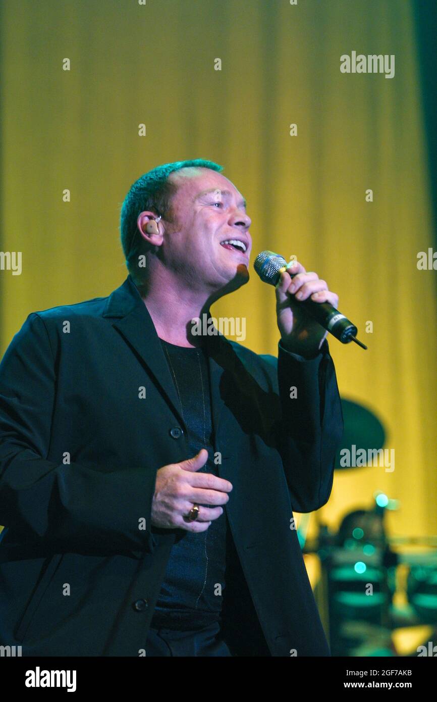 UB40 Concert, Wembley Arena London, 9th November 2001 Lead Singer Ali