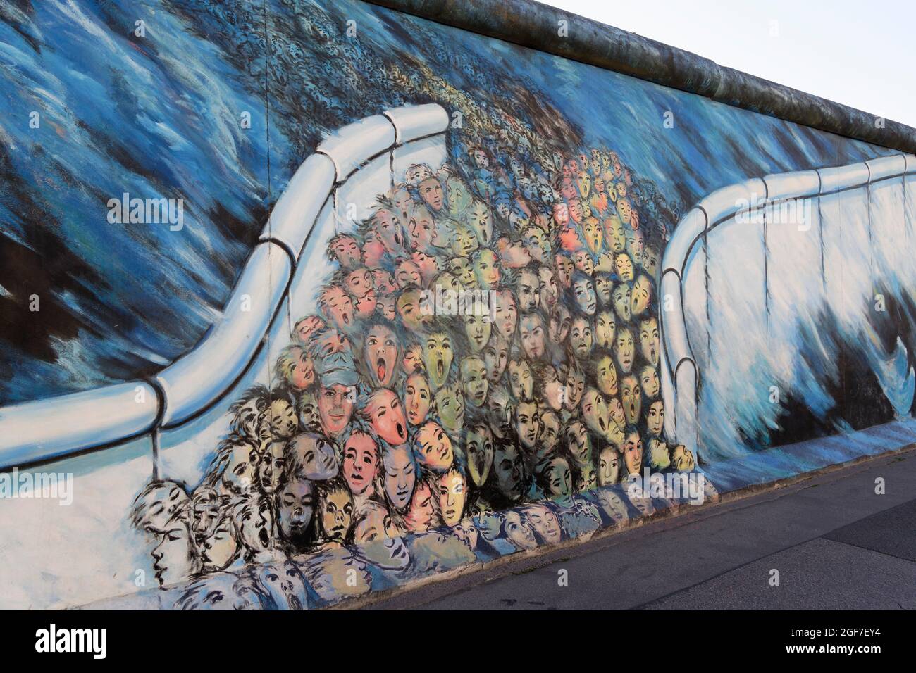 Berlin Wall, East Side Gallery, It happened in November, Artist: Kani  Alavi, Warschauer Strasse, Berlin, Germany Stock Photo - Alamy
