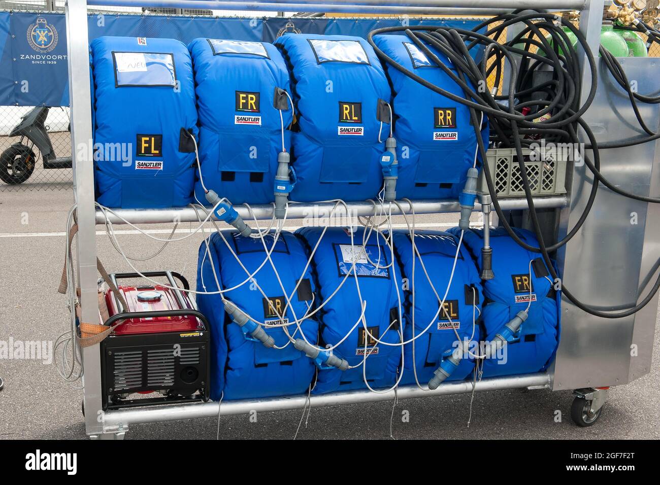 Mobile rack with power unit for electric heating for marked racing ...