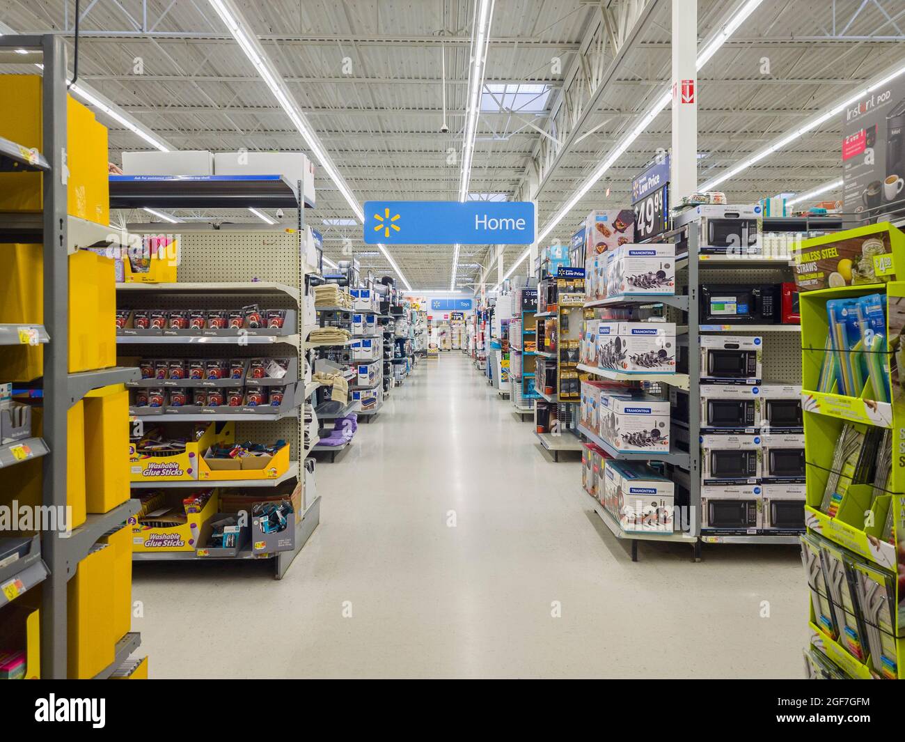 Walmart Supercenter editorial photography. Image of interior - 162095172