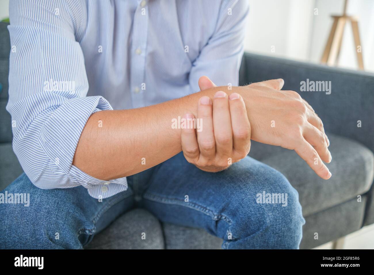 Wrist pain rheumatoid arthritis hires stock photography and images Alamy