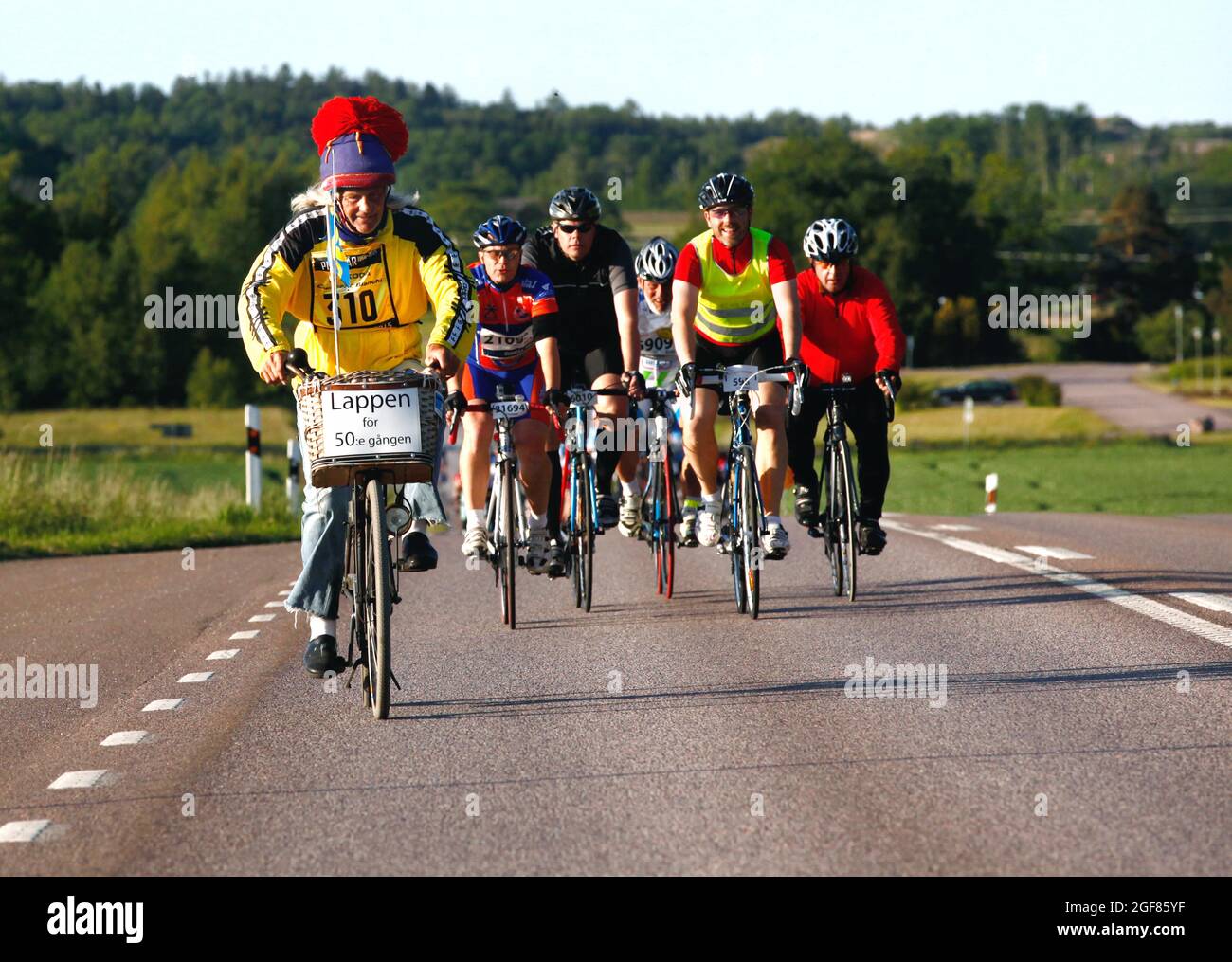 Stig "lappen" Johansson during Vätternrundan. Vätternrundan with start and  finish in Motala is with its 300 km the world's largest recreational bike  ride and is a part of the Swedish Classic Stock