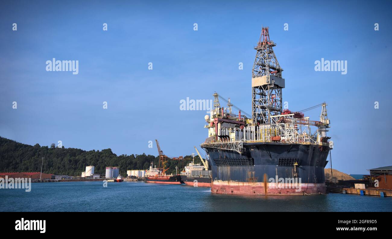 circular round shape FPSO alongside at port for maintenance and survey inspection Stock Photo