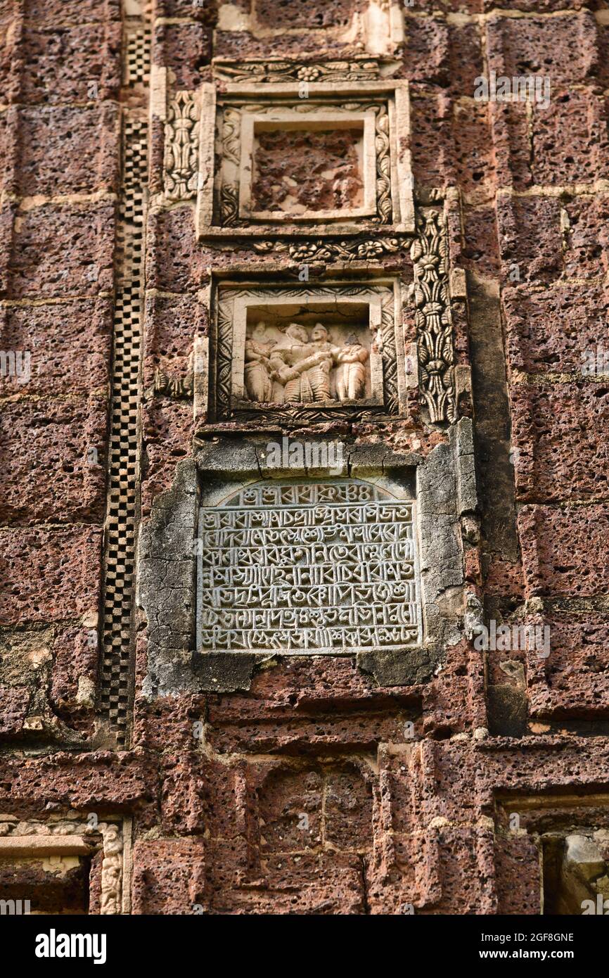 bengali-inscription-on-southern-facade-of-the-radhashyam-temple-built