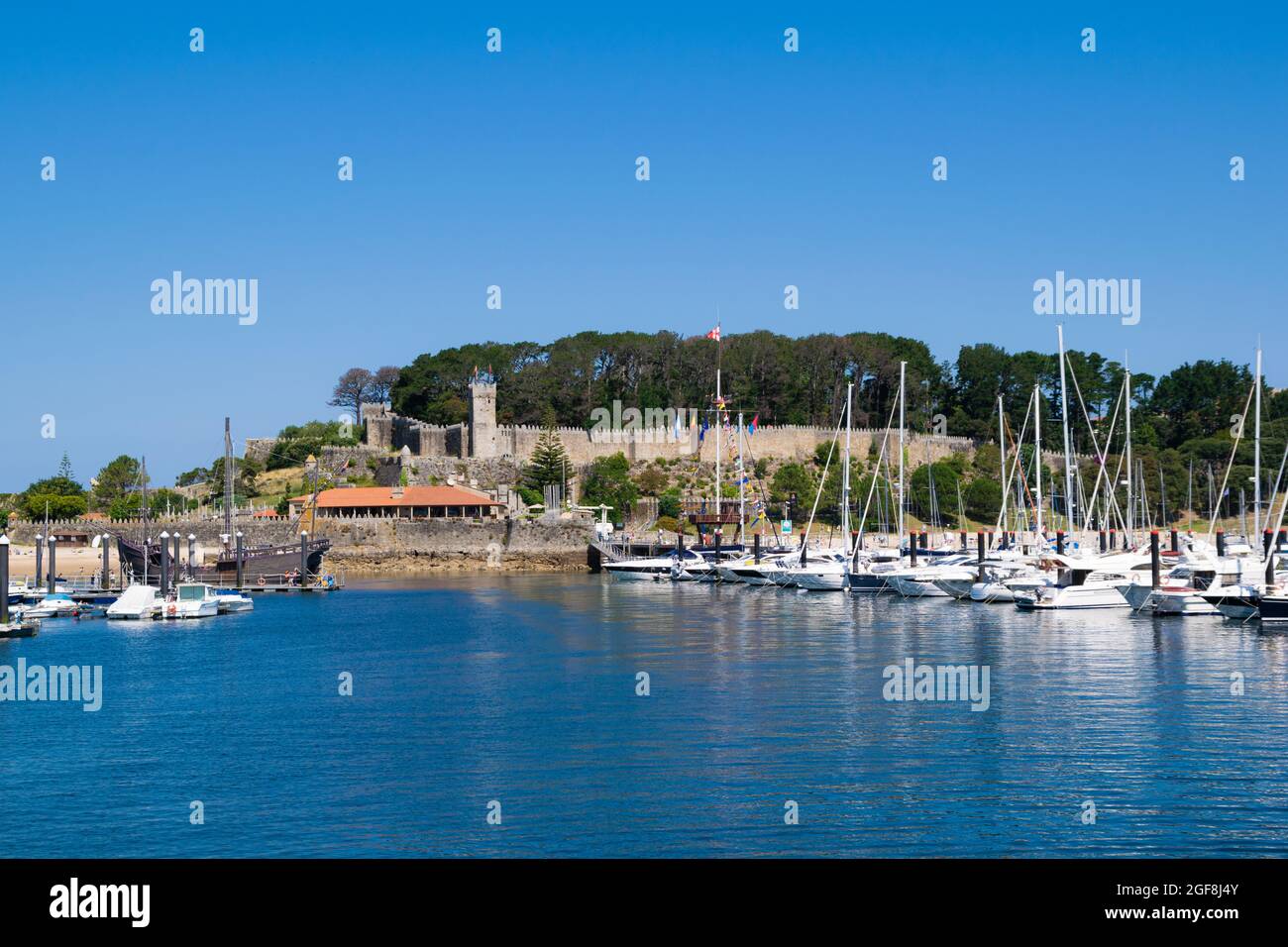 Panoramic view of the tourist parador of Baiona seen from the sea. Galicia - Spain Stock Photo