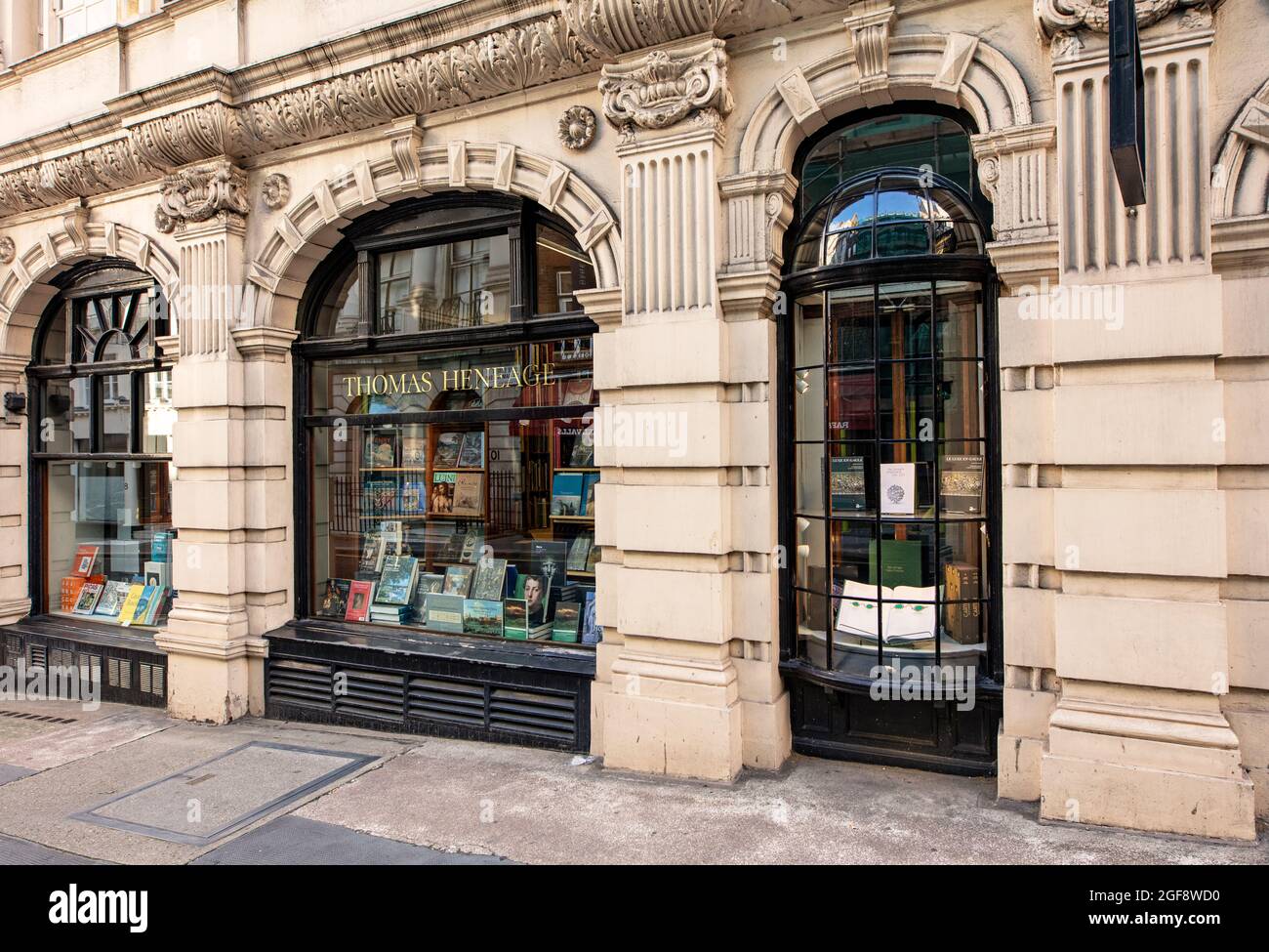 Thomas Heneage Art Books, an upscale bookshop at 42 Duke St St James's, London, UK Stock Photo
