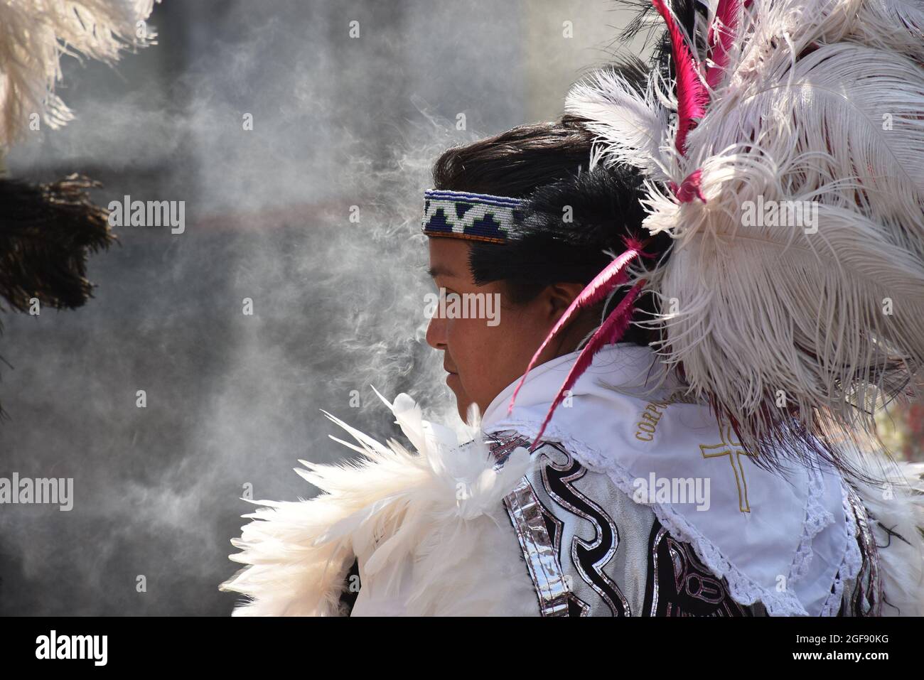 Portrait indigenous woman hi-res stock photography and images - Alamy
