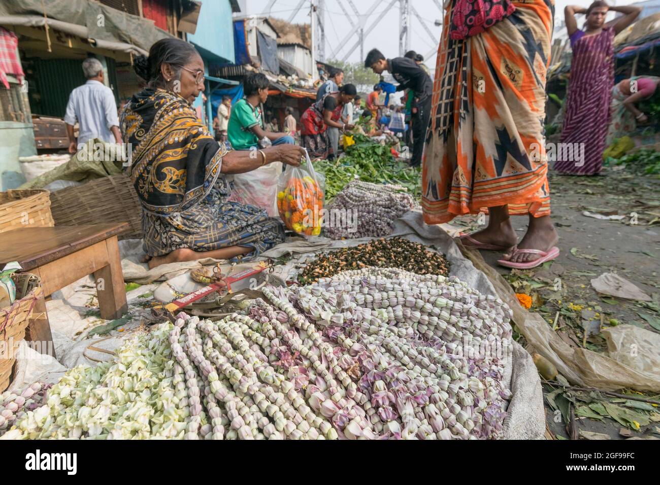 KOLKATA, WEST BENGAL / INDIA FEBRUARY 13TH, 2016 Buying and selling