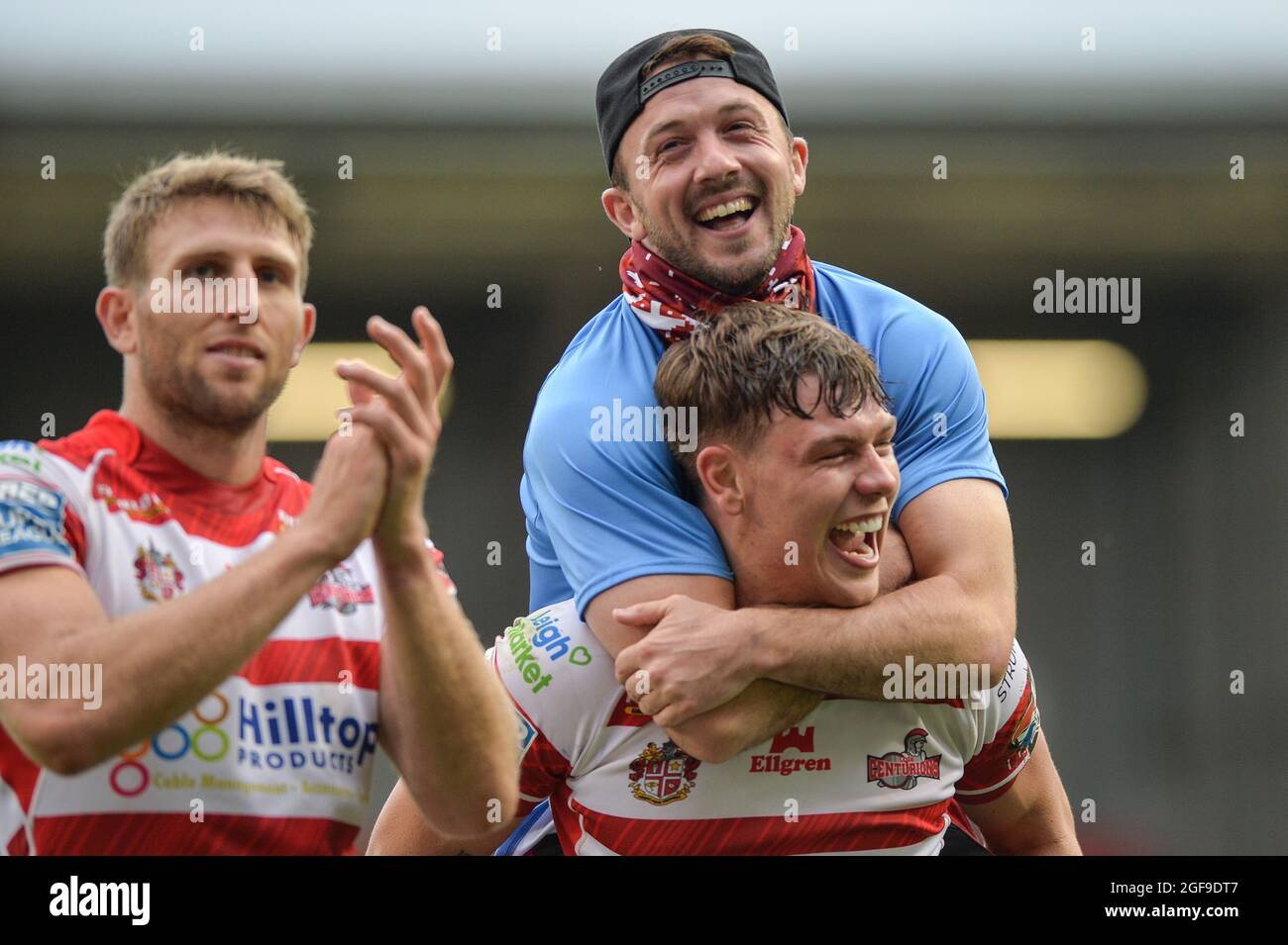 Leigh, England - 22 August 2021 - Brendon Elliot, Ryan Brierley and Keanan Brand celebrate win in the Rugby League Betfred Super League  Leigh Centurions vs Salford Red Devils at Leigh Sports Village Stadium, Leigh, UK  Dean Williams Stock Photo