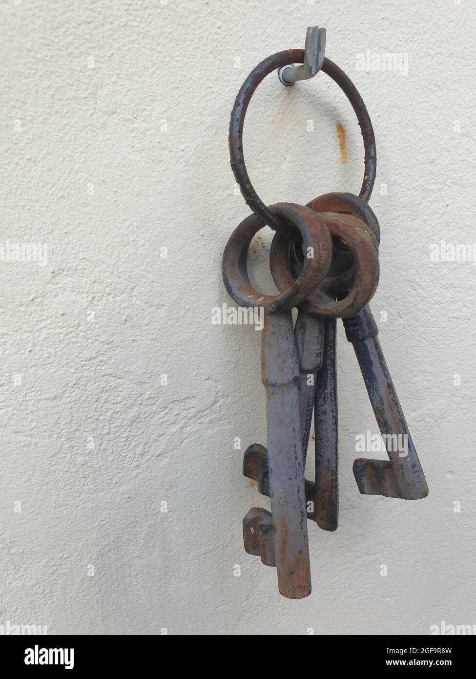 Vier alte verrostete Schlüssel Stock Photo