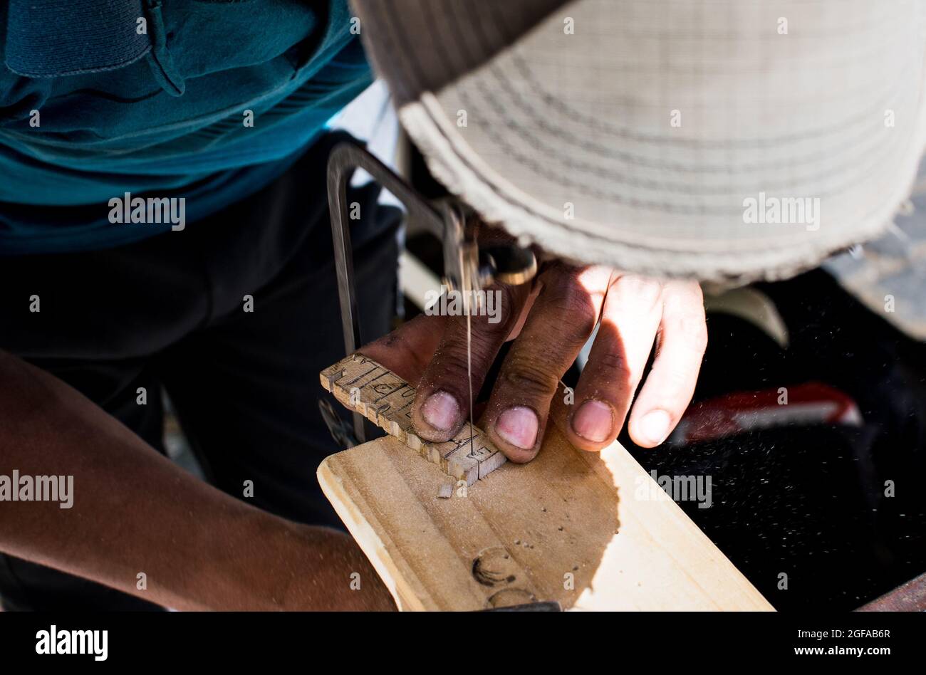 Doing crafts hi-res stock photography and images - Alamy