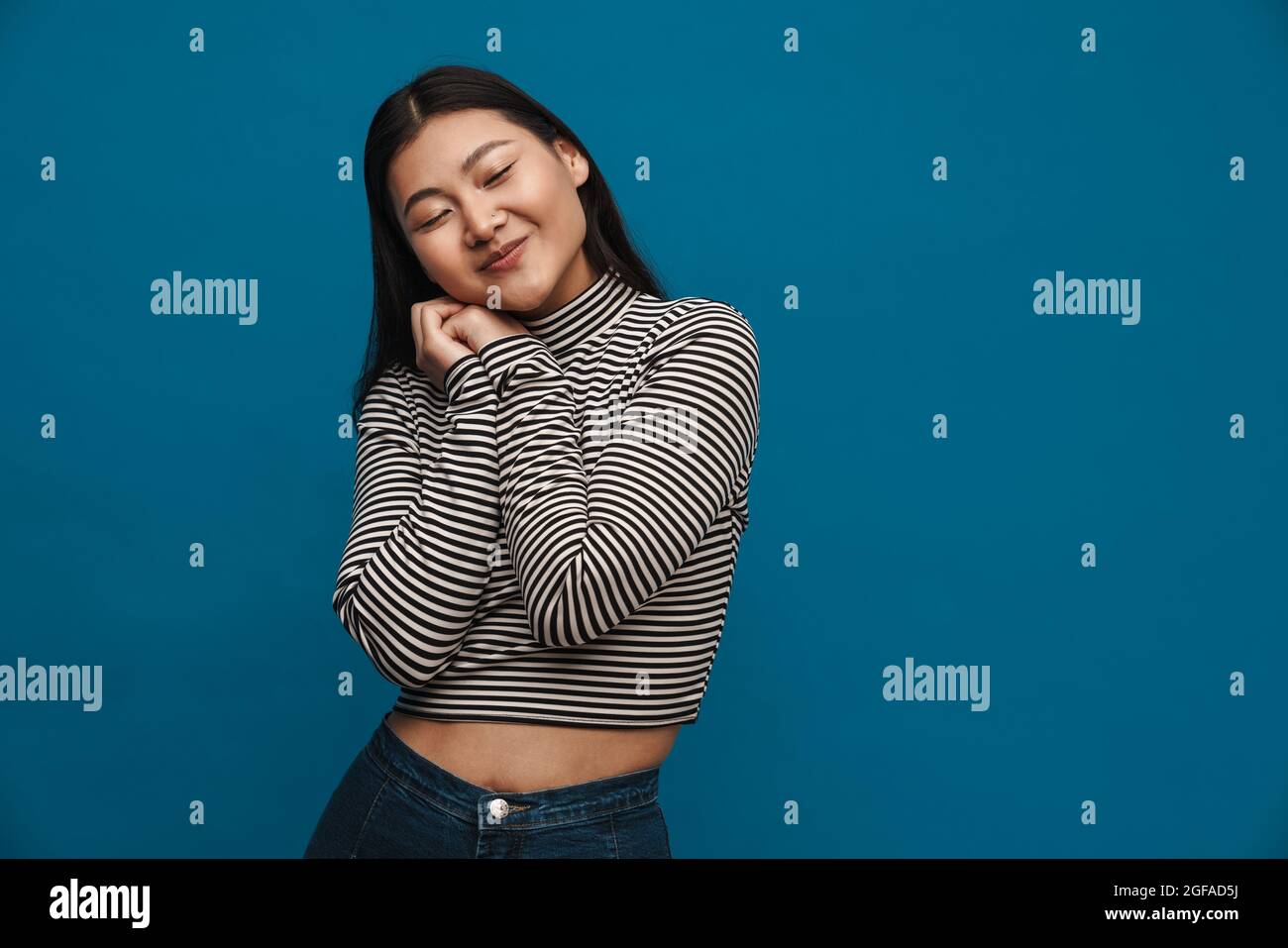 Asian teen girl hi-res stock photography and images - Alamy