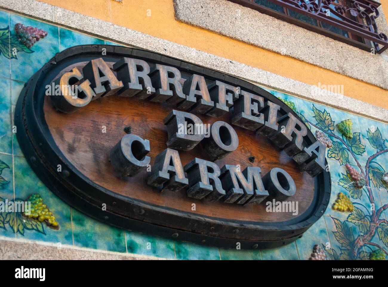 Wine Shop Garrafeira Nacional, Rua de Santa Justa 18, Lisbon, Portugal  Stock Photo - Alamy