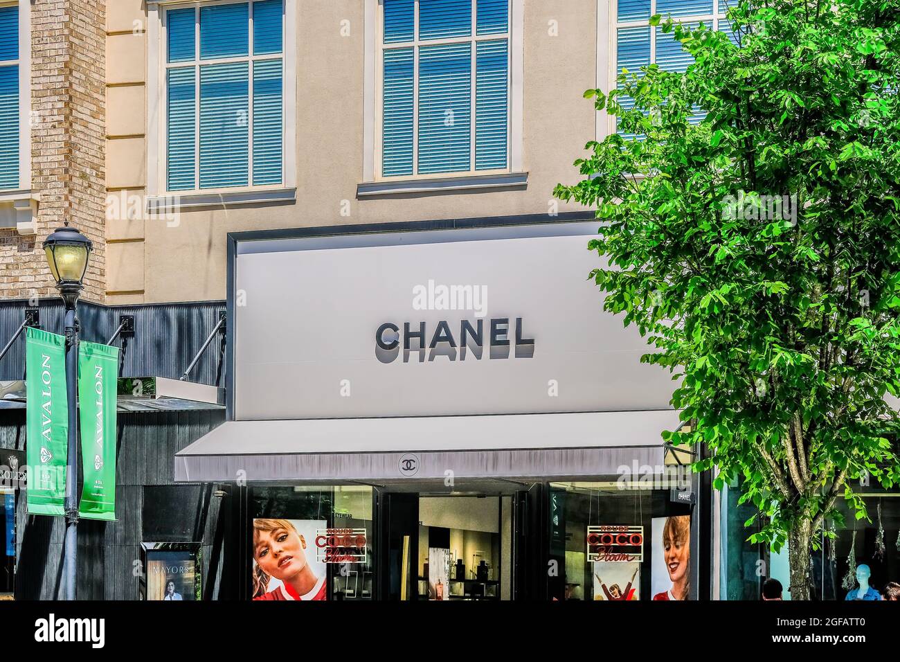 Chanel store hi-res stock photography and images - Page 3 - Alamy