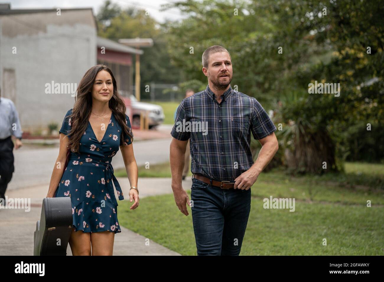 HEELS, from left: Alison Luff, Stephen Amell, Kayfabe', (Season 1, ep